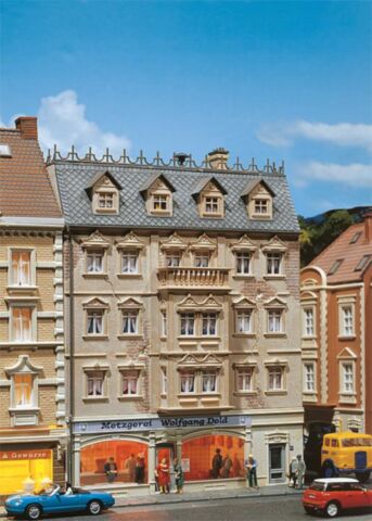 Cladire oras cu macelarie 