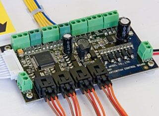 Circuit comanda servo-mecanisme